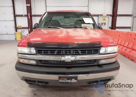 2000 Chevrolet Silverado K1500 из США, поврежденный, VIN 1GCEK19T5YE133452